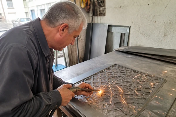 Travail du métal Le Bourget